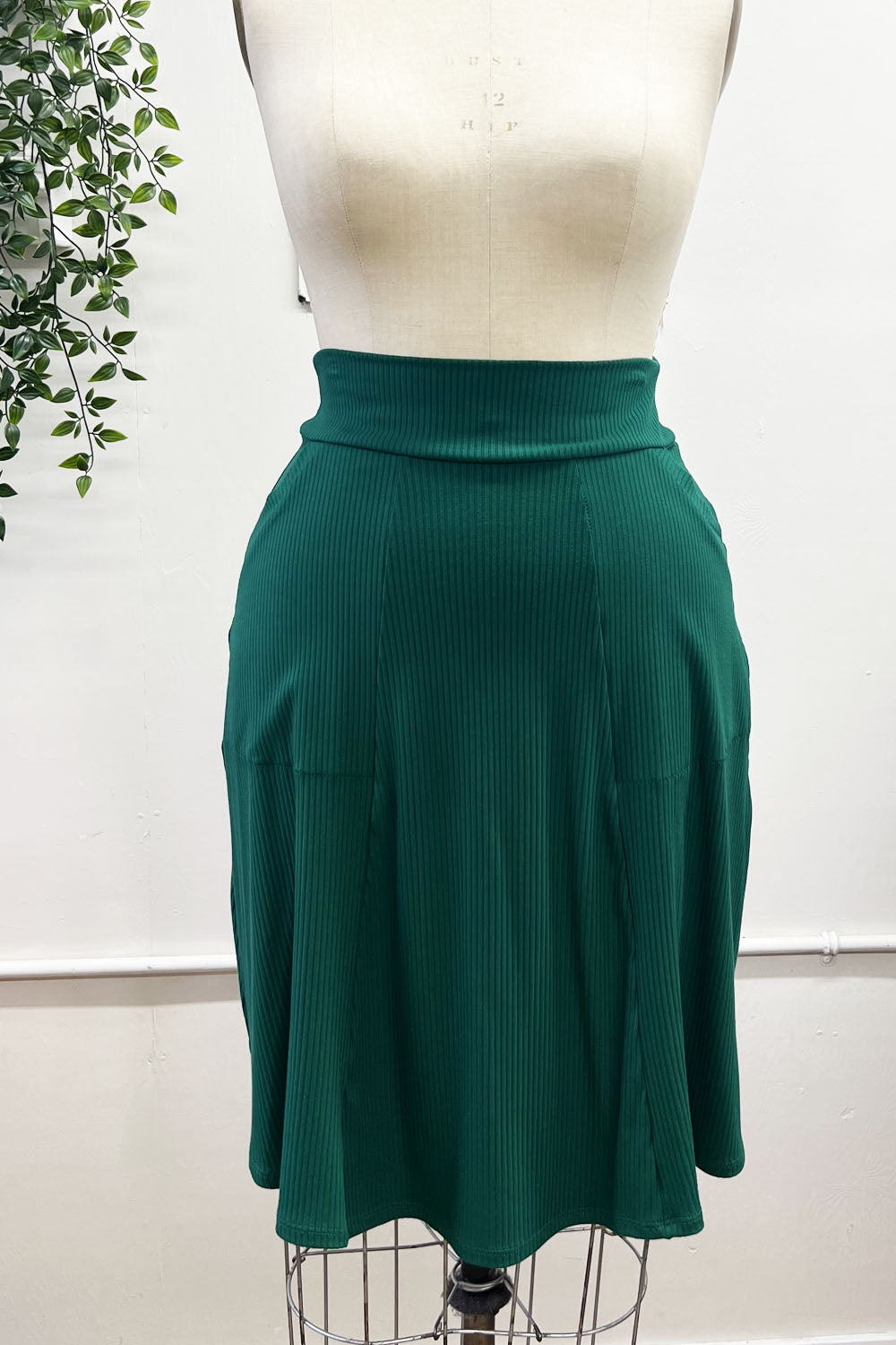 RESALE -Rib Skirt- S/M- evergreen rib - RE320