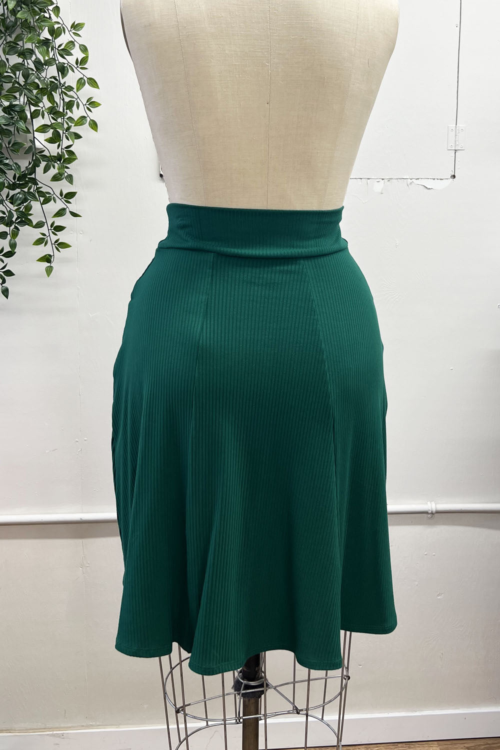 RESALE -Rib Skirt- S/M- evergreen rib - RE320