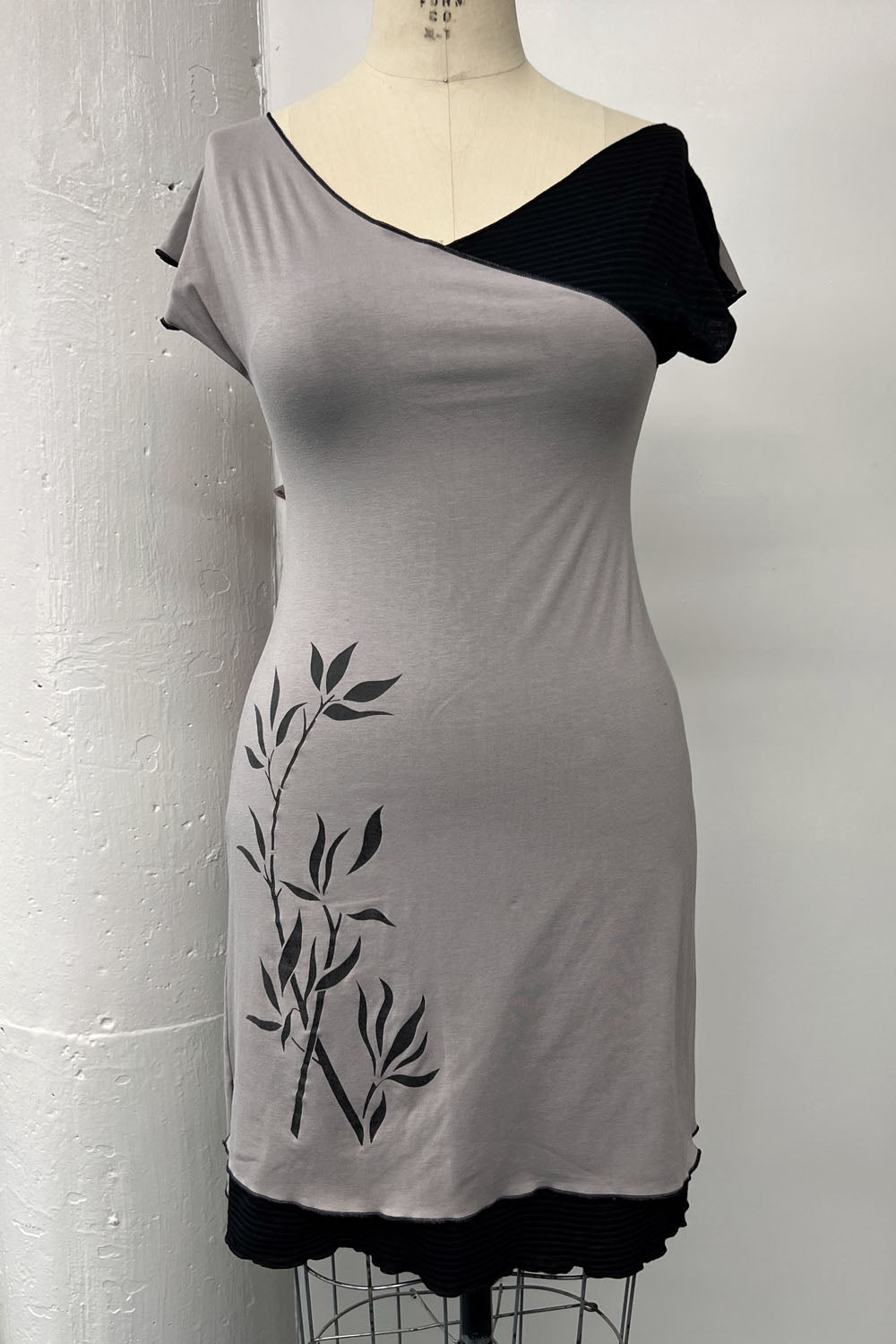 RESALE - Tessie Dress- M- Grey/Black- RE469
