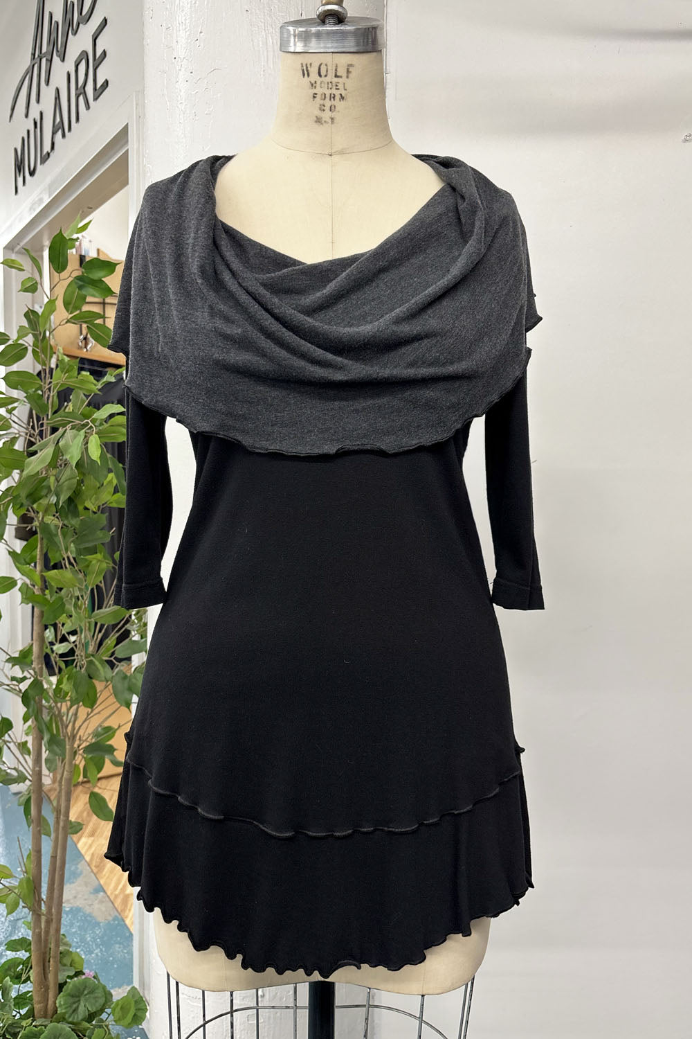RESALE - Danielle Tunic - Black/Charcoal - M - RE596