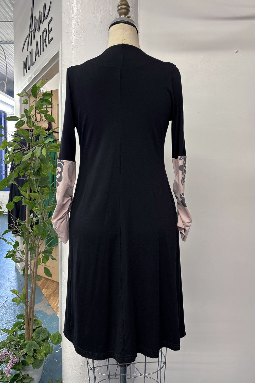 RESALE - Duster - Black/Blush - XS/S - RE628