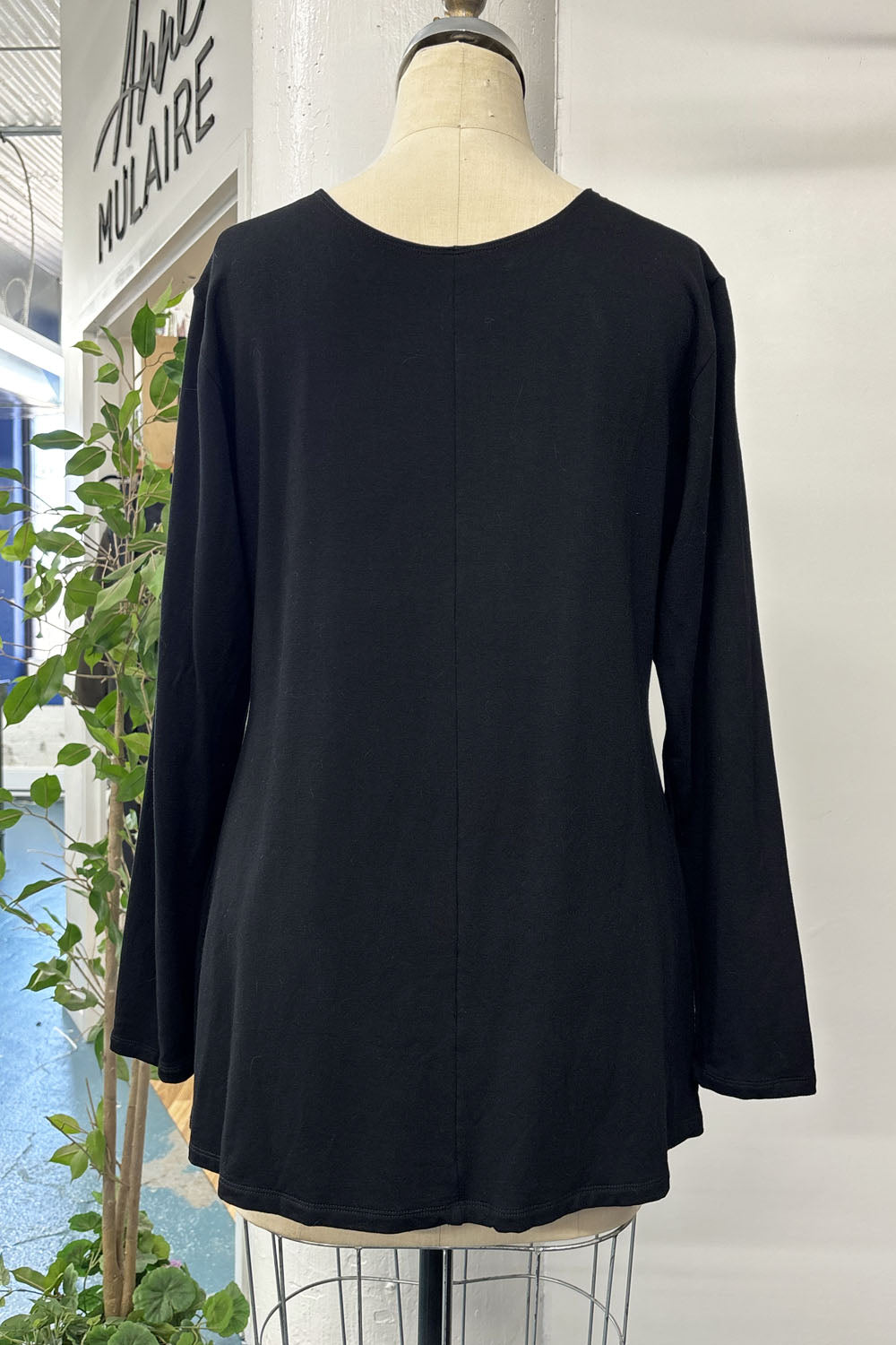 RESALE - Tunic - Black - XL - RE639
