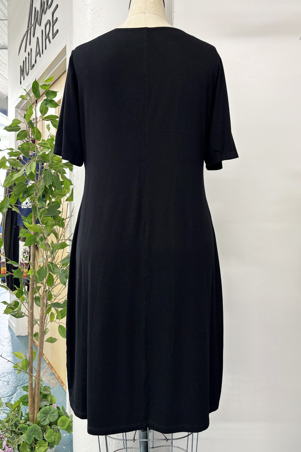 RESALE - Fiona Classic Dress - Black - Large - RE643