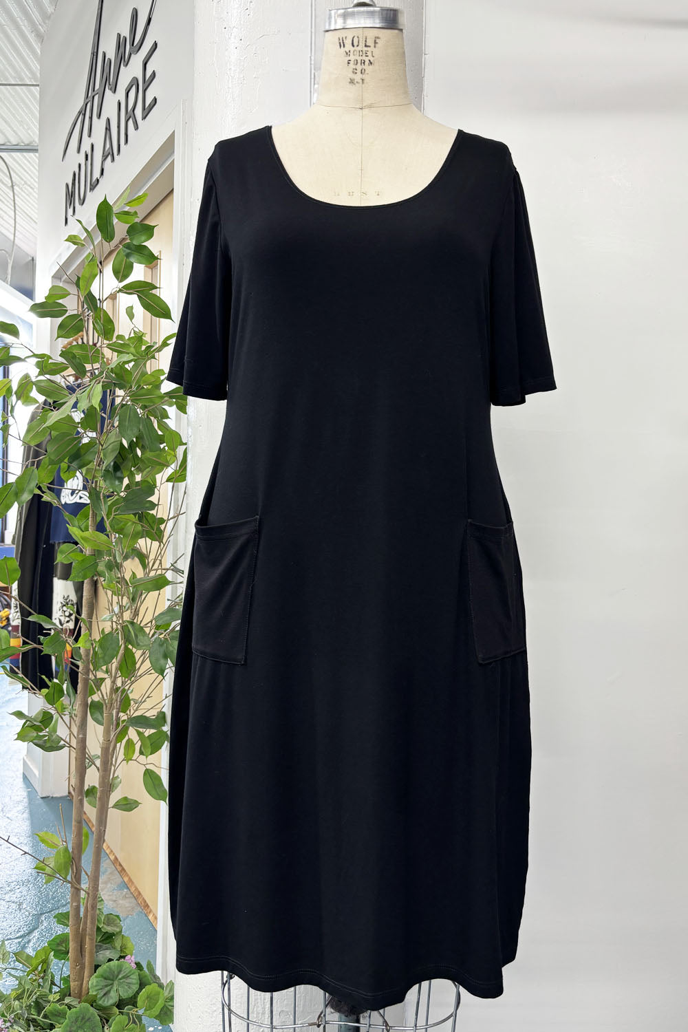 RESALE - Fiona Classic Dress - Black - Large - RE643