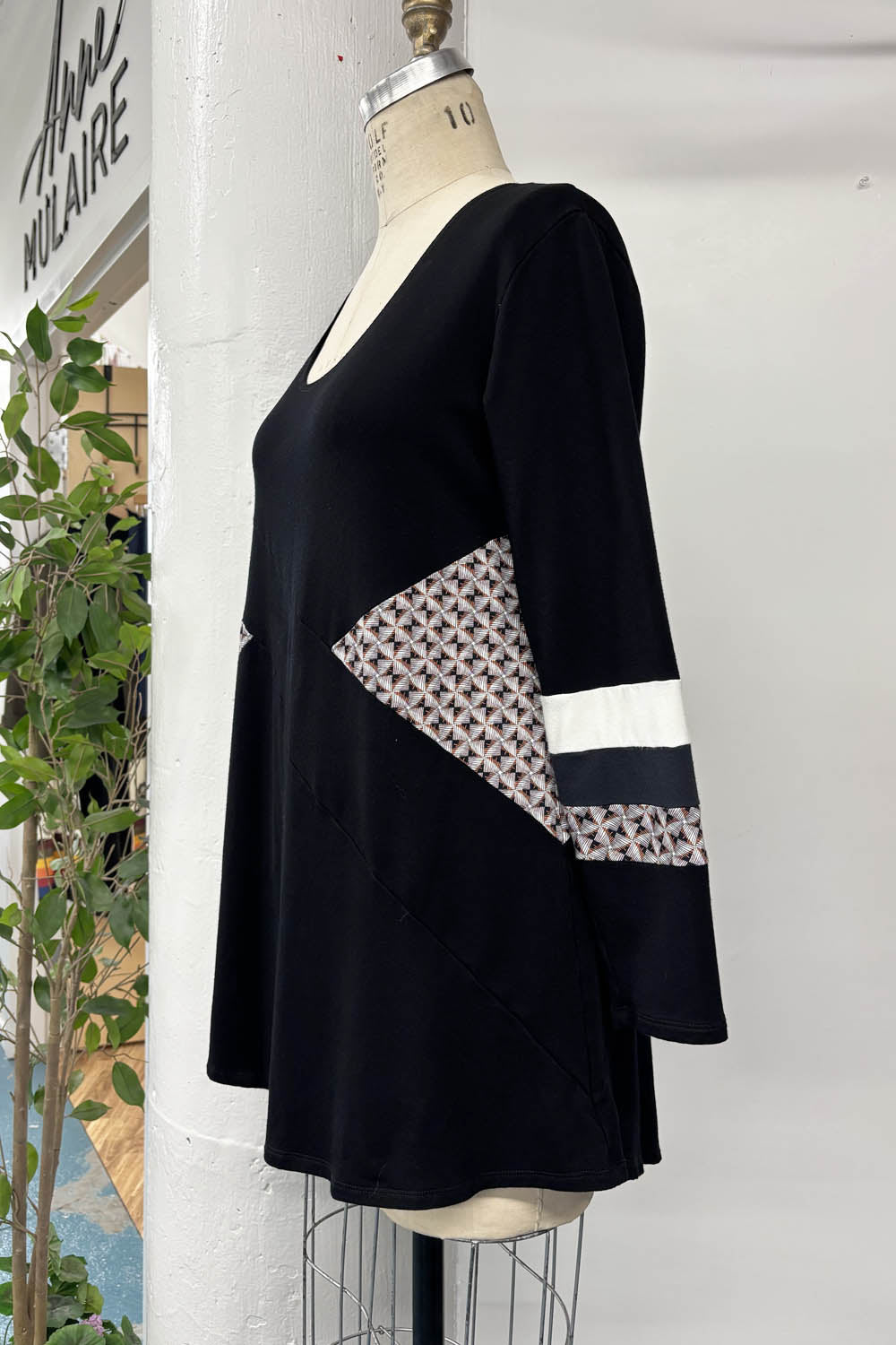 RESALE - ZW Classic Tunic - Black/Prairie - Large - RE647