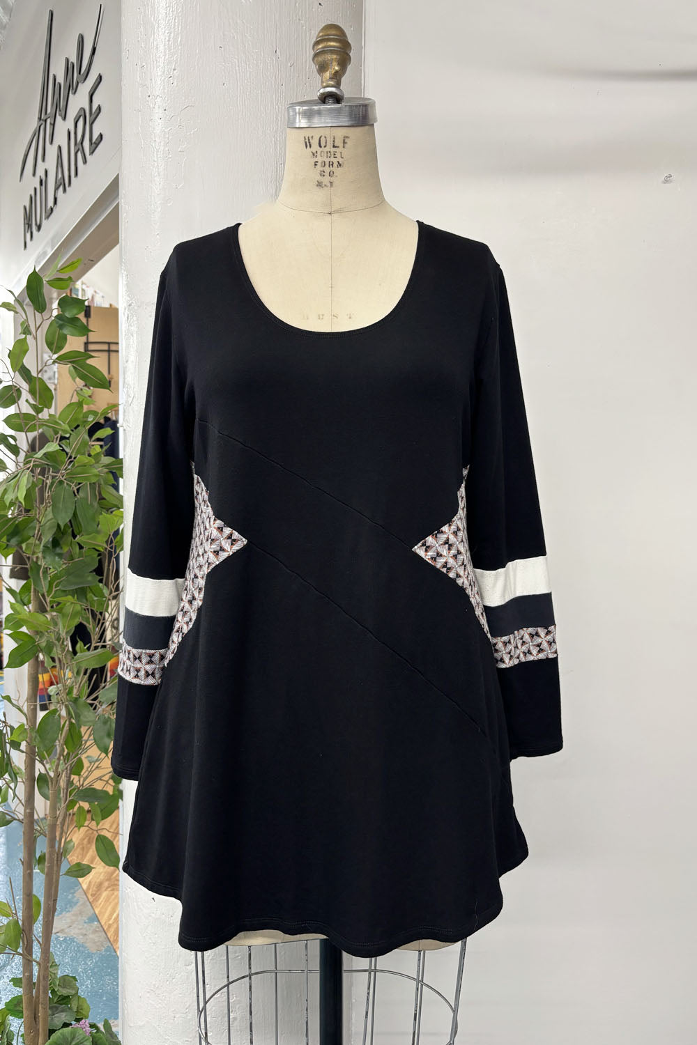 RESALE - ZW Classic Tunic - Black/Prairie - Large - RE647