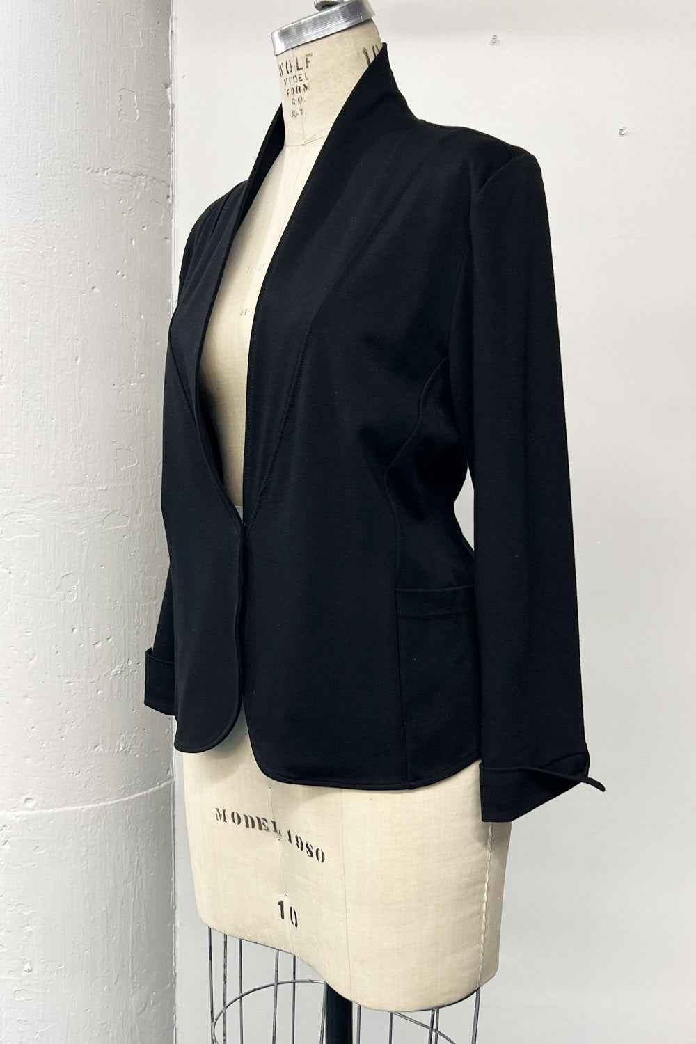 RESALE - Classic Blazer - Black - Large - RE677