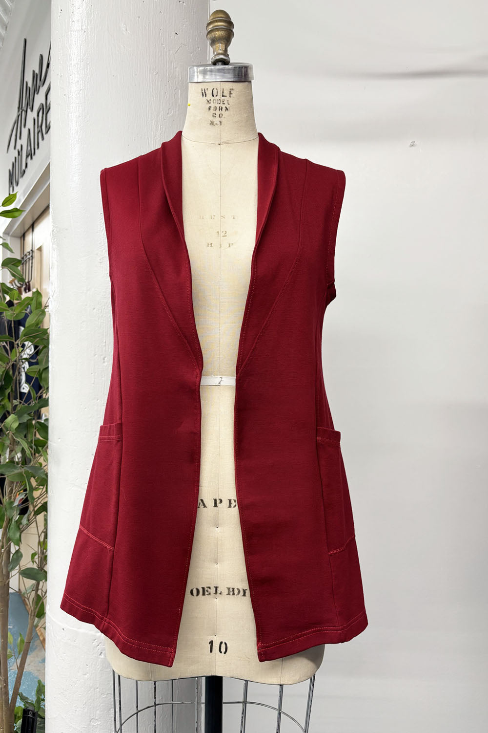 RESALE - Fort Garry Vest - Scarlet - M/L - RE692