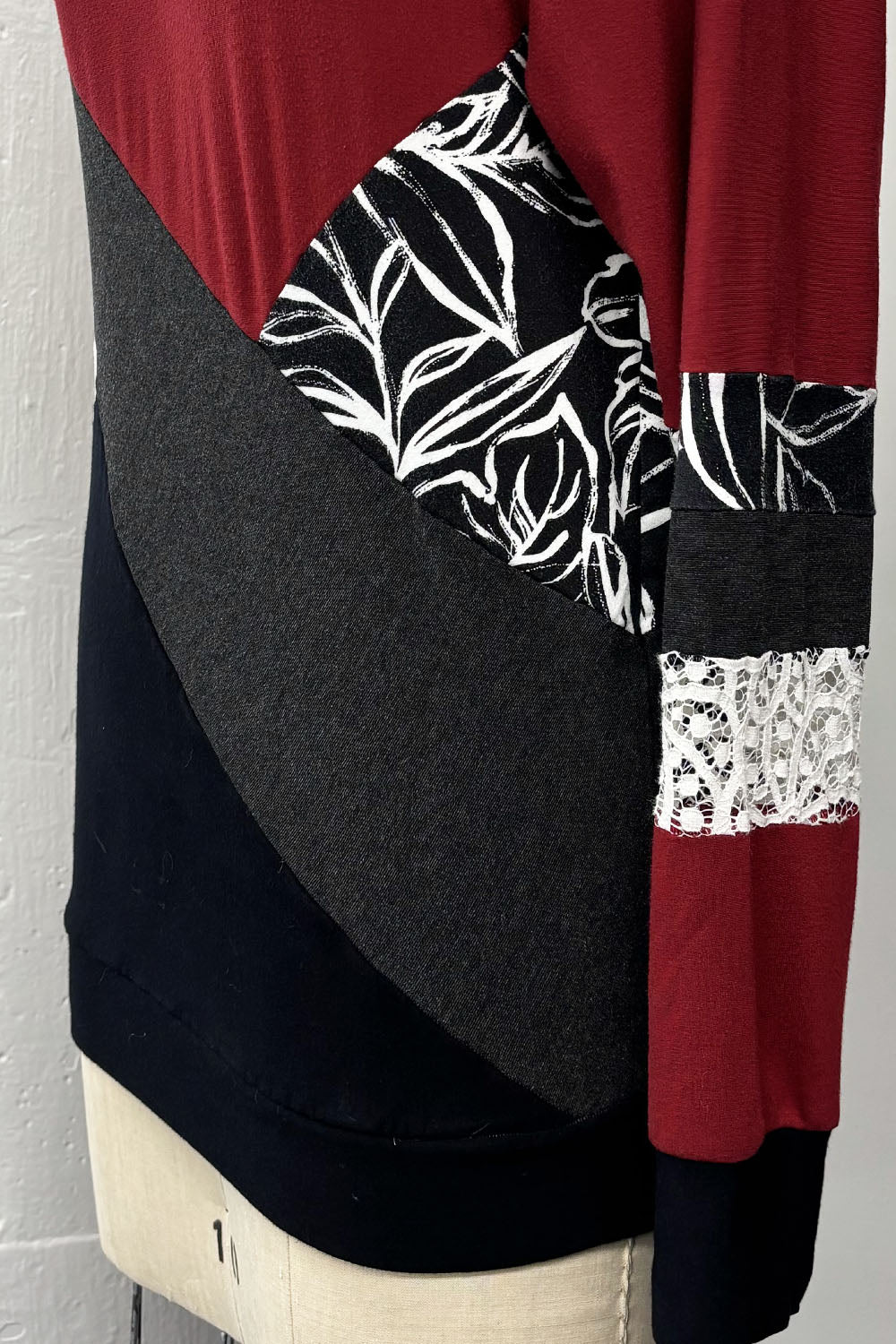 RESALE -ZW Crewneck sweater - Scarlet mix - S/M - RE694