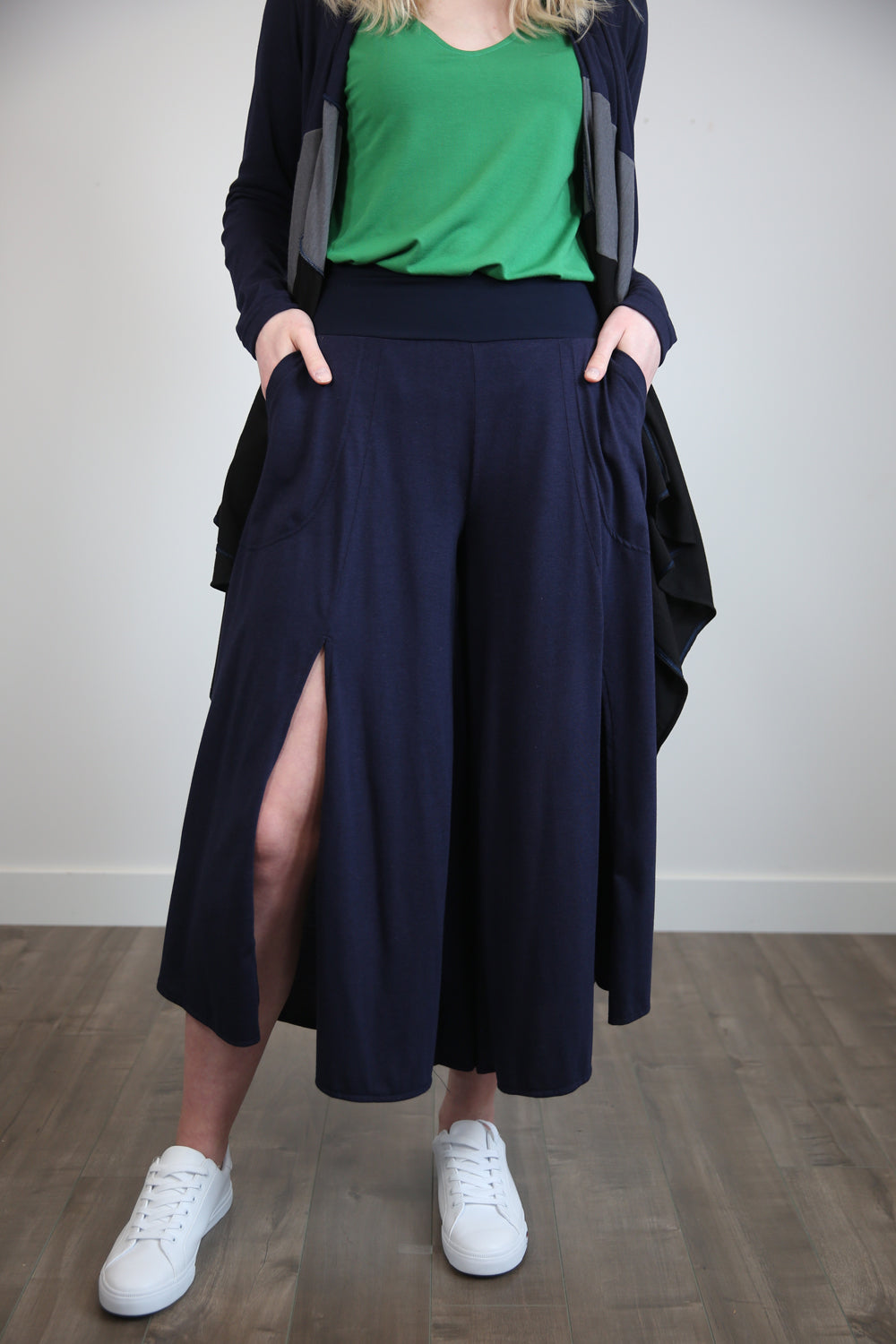 Voyage Slit Capris