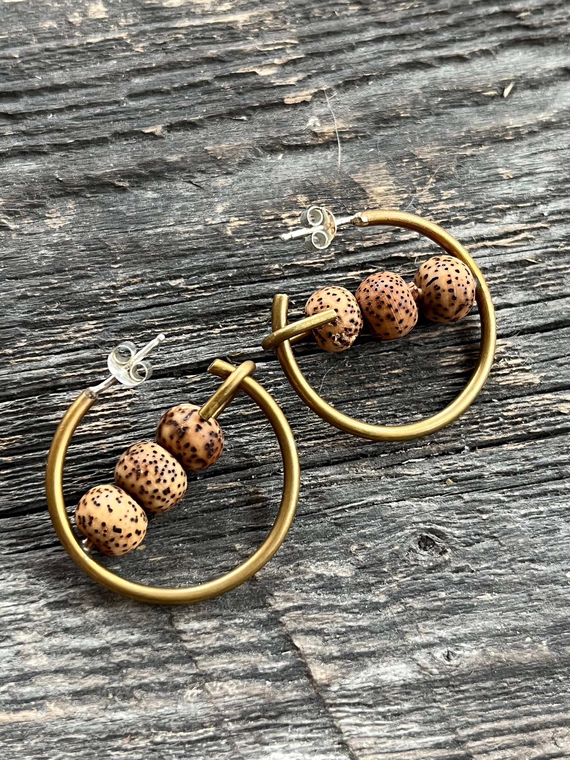 Sheppards Hook - Boucles d’oreilles Sciath Lotus Seed- 