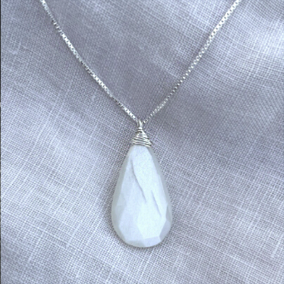 Naked Sage - Collier Ava (Émeraude, Saphir Rose et Pierre de Lune)
