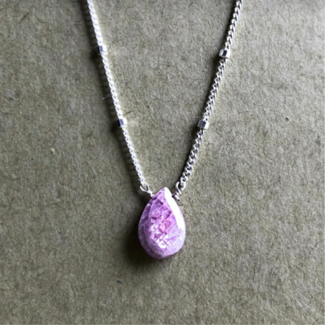 Naked Sage - Collier Linnaea (Labradorite, London Topaz, Moonstone et Pink Sapphire)